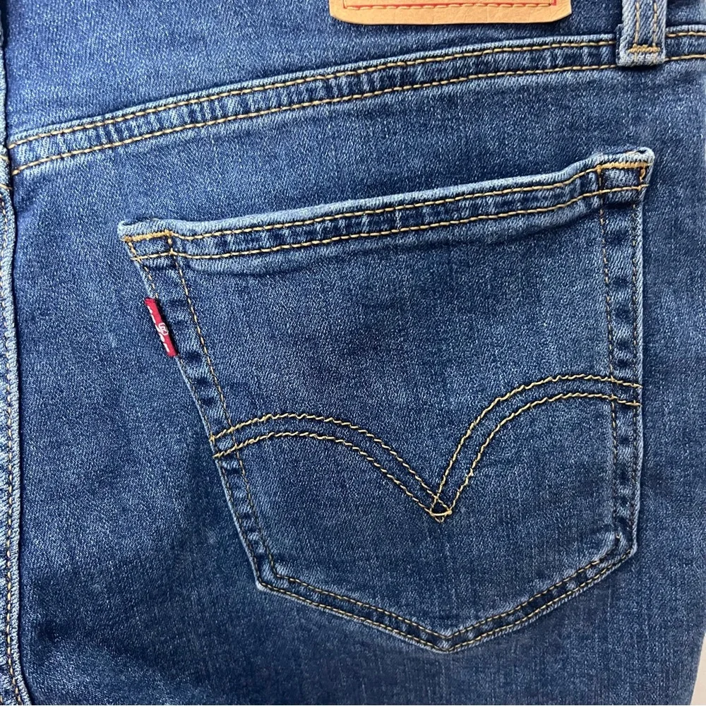 Levi’s Women’s High Rise Denim Jean Shorts Cut Offs Stretchy Size 31 *339